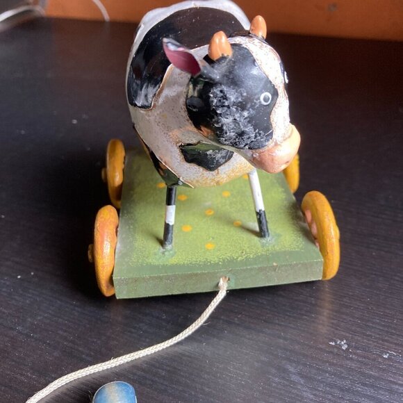 Vintage METAL COLLECTABLE  COW ON wheels by innovation "MES AMIS" COW PULL TOY - Picture 15 of 15